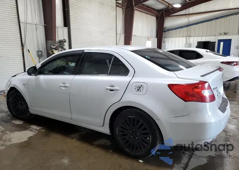 2012 Suzuki Kizashi Se z USA, uszkodzony, nr VIN JS2RF9A3XC6100827